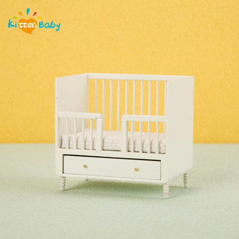 1:12 Miniature White Wood Baby - Baby Nursery Accessories ulasan dan harga